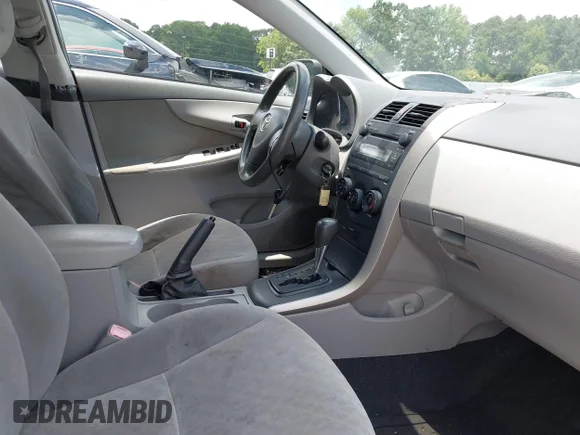 ✅ 2009 Toyota Corolla LE • VIN: JTDBL40E29J047721 • Лот: 45562431. Опубликован ранее на IAAI с пробегом 276 993 миль. Бесплатный доступ к архиву аукционных продаж из США и подробный отчёт об истории автомобиля на DreamBid. Изображение 5.