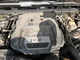 ✅ 2018 Jeep Wrangler Unlimited Sport S • VIN: 1C4BJWDG3JL800307 • Lot: 86852945. Wystawiony na Copart z przebiegiem 98 267 mil. Bezpłatny archiwum sprzedaży aukcyjnych z USA i szczegółowy raport historii pojazdu na DreamBid. Zdjęcie 17.