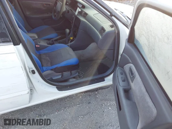 ✅ 1999 Toyota Camry LE • VIN: 4T1BG22K9XU869421 • Lot: 44036714. Wystawiony na IAAI z przebiegiem 192 241 mil. Bezpłatny archiwum sprzedaży aukcyjnych z USA i szczegółowy raport historii pojazdu na DreamBid. Zdjęcie 5.