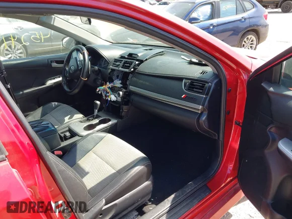 ✅ 2012 Toyota Camry SE • VIN: 4T1BF1FK2CU596016 • Lot: 45241729. Wystawiony na IAAI z przebiegiem 201 467 mil. Bezpłatny archiwum sprzedaży aukcyjnych z USA i szczegółowy raport historii pojazdu na DreamBid. Zdjęcie 5.