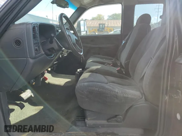 ✅ 2003 Chevrolet Silverado 2500HD LT • VIN: 1GCHK29U43E165362 • Lot: 91079525. Wystawiony na Copart z przebiegiem 244 782 mil. Bezpłatny archiwum sprzedaży aukcyjnych z USA i szczegółowy raport historii pojazdu na DreamBid. Zdjęcie 7.