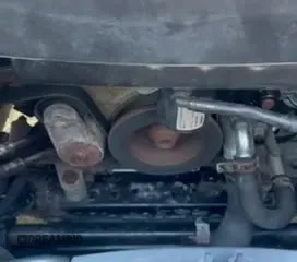 2018 Jeep Grand Cherokee Sterling z VIN 1C4RJFBG8JC162167, wystawiony jako Copart lot #91731335 z przebiegiem 128 078 mil mil oraz Czysty tytuł • Clean title. Historia ofert i sprzedaży dostępna na DreamBid. Obrazek 11.