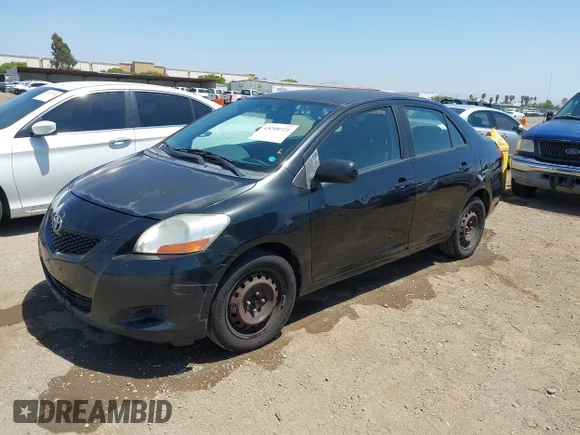 ✅ 2010 Toyota Yaris • VIN: JTDBT4K35A1358589 • Lot: 45208721. Wystawiony na IAAI z przebiegiem 232 890 mil. Bezpłatny archiwum sprzedaży aukcyjnych z USA i szczegółowy raport historii pojazdu na DreamBid. Zdjęcie 2.
