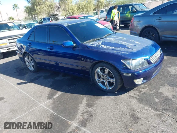 ✅ 2001 Lexus IS 300/350 • VIN: JTHBD182810020814 • Лот: 43669412. Опубліковано раніше на IAAI з пробігом 235 963 миль. Безкоштовний доступ до архіву аукціонних продажів зі США та докладний звіт про історію автомобіля на DreamBid. Зображення 1.