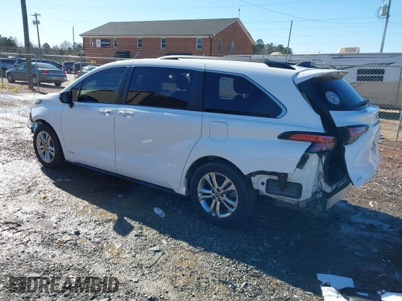 ✅ 2021 Toyota Sienna XSE • VIN: 5TDDSKFC2MS018463 • Lot: 44192032. Wystawiony na IAAI z przebiegiem 91 929 mil. Bezpłatny archiwum sprzedaży aukcyjnych z USA i szczegółowy raport historii pojazdu na DreamBid. Zdjęcie 3.