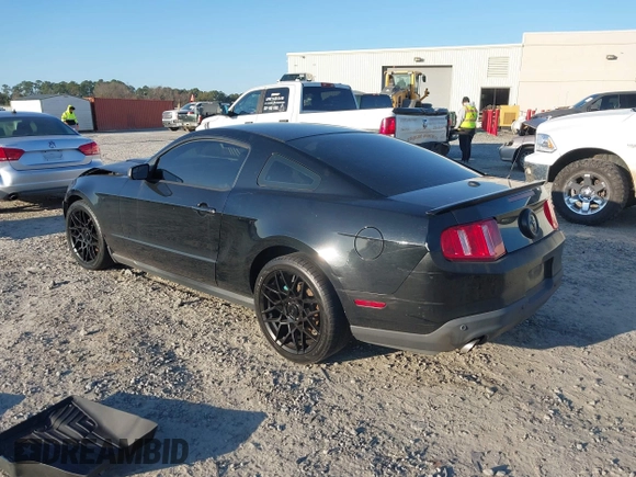 ✅ 2012 Ford Mustang Premium • VIN: 1ZVBP8AM9C5251964 • Lot: 43976545. Wystawiony na IAAI z przebiegiem 181 033 mil. Bezpłatny archiwum sprzedaży aukcyjnych z USA i szczegółowy raport historii pojazdu na DreamBid. Zdjęcie 3.