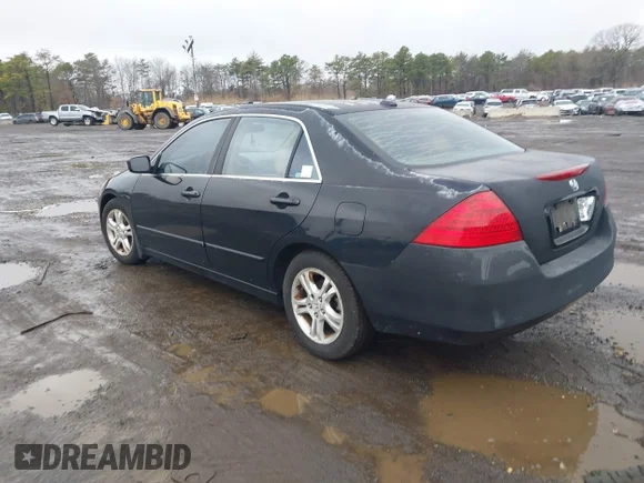 ✅ 2007 Honda Accord EX • VIN: 1HGCM56707A063575 • Lot: 44693526. Wystawiony na IAAI z przebiegiem 186 016 mil. Bezpłatny archiwum sprzedaży aukcyjnych z USA i szczegółowy raport historii pojazdu na DreamBid. Zdjęcie 3.