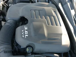 ✅ 2017 Chrysler 300 C • VIN: 2C3CCAEG6HH646008 • Lot: 43705163. Wystawiony na IAAI z przebiegiem 142 191 mil. Bezpłatny archiwum sprzedaży aukcyjnych z USA i szczegółowy raport historii pojazdu na DreamBid. Zdjęcie 19.