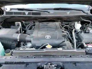 ✅ 2017 Toyota Tundra Limited • VIN: 5TFFW5F12HX214741 • Lot: 82644424. Wystawiony na Copart z przebiegiem 70 111 mil. Bezpłatny archiwum sprzedaży aukcyjnych z USA i szczegółowy raport historii pojazdu na DreamBid. Zdjęcie 13.