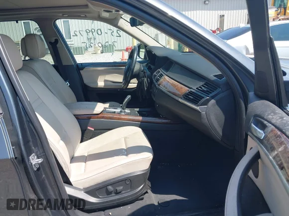 ✅ 2013 BMW X5 xDrive35i • VIN: 5UXZV4C52D0E06294 • Лот: 42893138. Опубліковано раніше на IAAI з пробігом 151 170 миль. Безкоштовний доступ до архіву аукціонних продажів зі США та докладний звіт про історію автомобіля на DreamBid. Зображення 5.