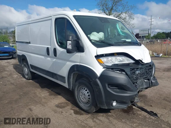 ✅ 2024 Ram ProMaster Cargo Tradesman • VIN: 3C6LRVAG7RE132017 • Lot: 42202594. Wystawiony na IAAI z przebiegiem 7 709 mil. Bezpłatny archiwum sprzedaży aukcyjnych z USA i szczegółowy raport historii pojazdu na DreamBid. Zdjęcie 1.