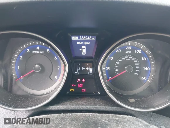 ✅ 2014 Hyundai Elantra • VIN: KMHD35LH1EU181869 • Lot: 44288467. Wystawiony na IAAI z przebiegiem 136 243 mil. Bezpłatny archiwum sprzedaży aukcyjnych z USA i szczegółowy raport historii pojazdu na DreamBid. Zdjęcie 7.