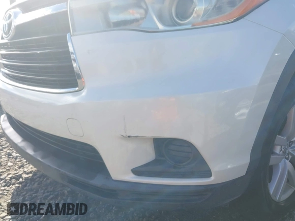 ✅ 2014 Toyota Highlander LE • VIN: 5TDZARFH8ES007949 • Lot: 44085092. Wystawiony na IAAI z przebiegiem 69 639 mil. Bezpłatny archiwum sprzedaży aukcyjnych z USA i szczegółowy raport historii pojazdu na DreamBid. Zdjęcie 6.