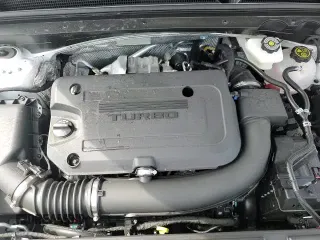 ✅ 2025 Buick Envision Avenir • VIN: LRBFZME44SD009281 • Lot: 65038565. Wystawiony na Copart z przebiegiem 4 743 mil. Bezpłatny archiwum sprzedaży aukcyjnych z USA i szczegółowy raport historii pojazdu na DreamBid. Zdjęcie 13.