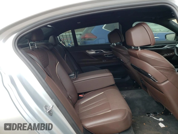 ✅ 2020 BMW 7 Series 750i xDrive • VIN: WBA7U2C00LBM62221 • Lot: 47604792. Wystawiony na Copart z przebiegiem 111 mil. Bezpłatny archiwum sprzedaży aukcyjnych z USA i szczegółowy raport historii pojazdu na DreamBid. Zdjęcie 6.
