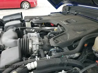 ✅ 2019 Jeep Wrangler Unlimited Sahara • VIN: 1C4HJXEG1KW599117 • Lot: 42602241. Wystawiony na IAAI z przebiegiem 109 552 mil. Bezpłatny archiwum sprzedaży aukcyjnych z USA i szczegółowy raport historii pojazdu na DreamBid. Zdjęcie 19.