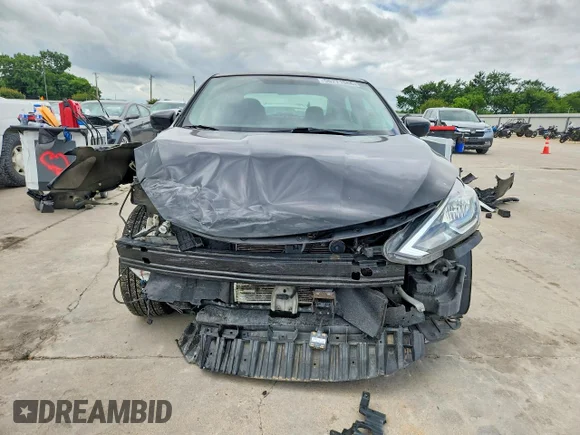 ✅ 2018 Nissan Sentra S • VIN: 3N1AB7AP2JY209611 • Lot: 56771566. Wystawiony na Copart z przebiegiem 75 062 mil. Bezpłatny archiwum sprzedaży aukcyjnych z USA i szczegółowy raport historii pojazdu na DreamBid. Zdjęcie 5.