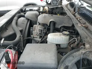 ✅ 2006 GMC Sierra 1500HD SLE1 • VIN: 1GTGK13U46F119642 • Lot: 43591353. Wystawiony na IAAI z przebiegiem 230 607 mil. Bezpłatny archiwum sprzedaży aukcyjnych z USA i szczegółowy raport historii pojazdu na DreamBid. Zdjęcie 19.