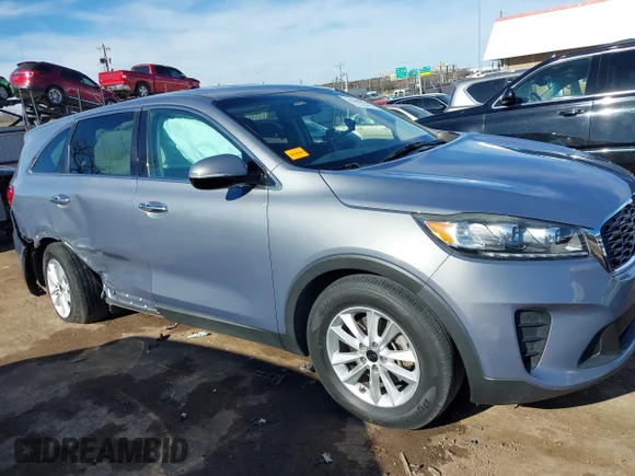 ✅ 2020 Kia Sorento LX • VIN: 5XYPG4A52LG627647 • Lot: 44148776. Wystawiony na IAAI z przebiegiem 74 208 mil. Bezpłatny archiwum sprzedaży aukcyjnych z USA i szczegółowy raport historii pojazdu na DreamBid. Zdjęcie 13.
