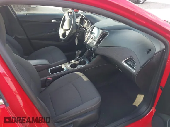 ✅ 2019 Chevrolet Cruze LT • VIN: 3G1BE6SM7KS545288 • Лот: 45405781. Опубліковано раніше на IAAI з пробігом 86 124 миль. Безкоштовний доступ до архіву аукціонних продажів зі США та докладний звіт про історію автомобіля на DreamBid. Зображення 5.