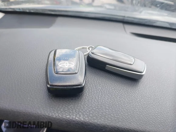 ✅ 2020 Toyota Camry SE • VIN: 4T1J11AK8LU935461 • Lot: 42354964. Wystawiony na IAAI z przebiegiem 70 212 mil. Bezpłatny archiwum sprzedaży aukcyjnych z USA i szczegółowy raport historii pojazdu na DreamBid. Zdjęcie 11.