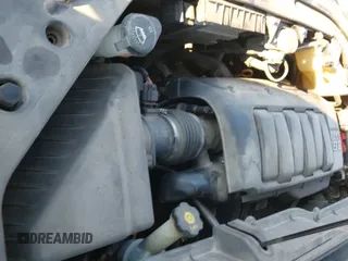 2010 Chevrolet Traverse 1LT z VIN 1GNLVFED5AS117261, wystawiony jako IAAI lot #43220575 z przebiegiem 257 124 mil mil oraz . Historia ofert i sprzedaży dostępna na DreamBid. Obrazek 19.