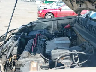 ✅ 2000 Honda CR-V SE • VIN: JHLRD1872YC037034 • Lot: 42796293. Wystawiony na IAAI z przebiegiem 130 945 mil. Bezpłatny archiwum sprzedaży aukcyjnych z USA i szczegółowy raport historii pojazdu na DreamBid. Zdjęcie 12.