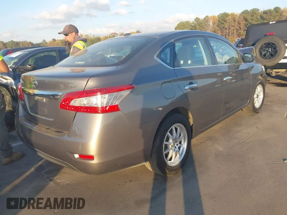 ✅ 2015 Nissan Sentra SV • VIN: 3N1AB7AP8FL634271 • Лот: 43647100. Опубликован ранее на IAAI с пробегом 211 241 миль. Бесплатный доступ к архиву аукционных продаж из США и подробный отчёт об истории автомобиля на DreamBid. Изображение 4.