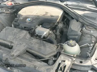 ✅ 2016 BMW 3 Series 320i • VIN: WBA8E1G58GNT38199 • Lot: 42030548. Wystawiony na IAAI z przebiegiem 116 179 mil. Bezpłatny archiwum sprzedaży aukcyjnych z USA i szczegółowy raport historii pojazdu na DreamBid. Zdjęcie 18.