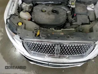 ✅ 2019 Lincoln MKC Select • VIN: 5LMCJ2D91KUL07566 • Lot: 91240125. Wystawiony na Copart z przebiegiem 67 882 mil. Bezpłatny archiwum sprzedaży aukcyjnych z USA i szczegółowy raport historii pojazdu na DreamBid. Zdjęcie 16.