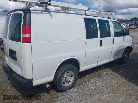✅ 2015 Chevrolet Express Cargo • VIN: 1GCWGFCF7F1215743 • Лот: 42120929. Опубликован ранее на IAAI с пробегом 149 301 миль. Бесплатный доступ к архиву аукционных продаж из США и подробный отчёт об истории автомобиля на DreamBid. Изображение 4.