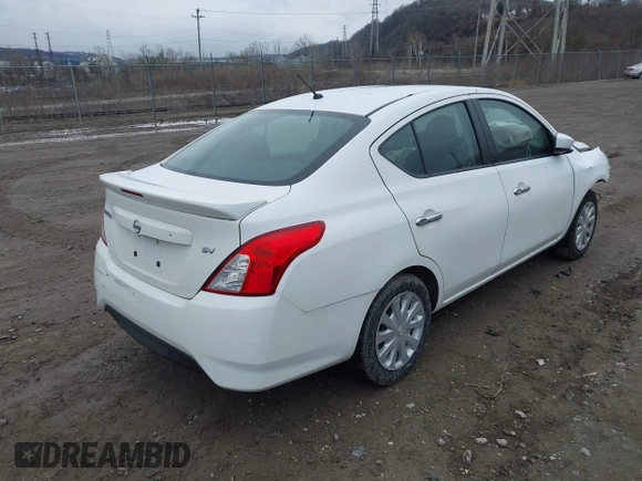 ✅ 2017 Nissan Versa SV • VIN: 3N1CN7AP9HL843585 • Lot: 44625653. Wystawiony na IAAI z przebiegiem 111 934 mil. Bezpłatny archiwum sprzedaży aukcyjnych z USA i szczegółowy raport historii pojazdu na DreamBid. Zdjęcie 4.