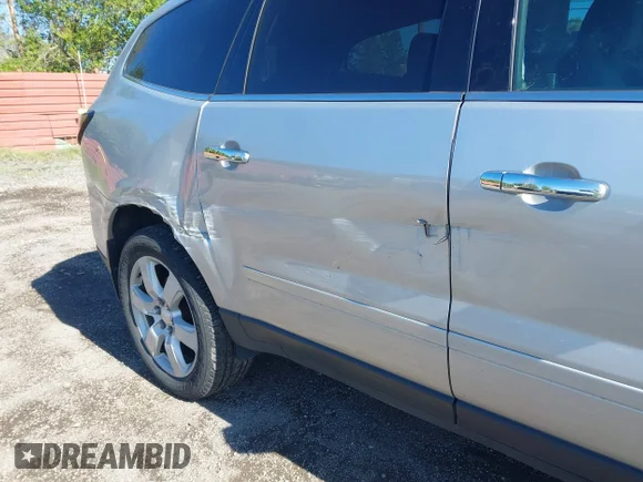 ✅ 2017 Chevrolet Traverse LT • VIN: 1GNKVGKD9HJ301320 • Lot: 45162442. Wystawiony na IAAI z przebiegiem 70 864 mil. Bezpłatny archiwum sprzedaży aukcyjnych z USA i szczegółowy raport historii pojazdu na DreamBid. Zdjęcie 6.
