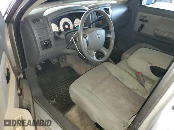 ✅ 2005 Dodge Dakota ST • VIN: 1D7HE22K25S338029 • Лот: 63845655. Опубліковано раніше на Copart з пробігом 251 888 миль. Безкоштовний доступ до архіву аукціонних продажів зі США та докладний звіт про історію автомобіля на DreamBid. Зображення 8.