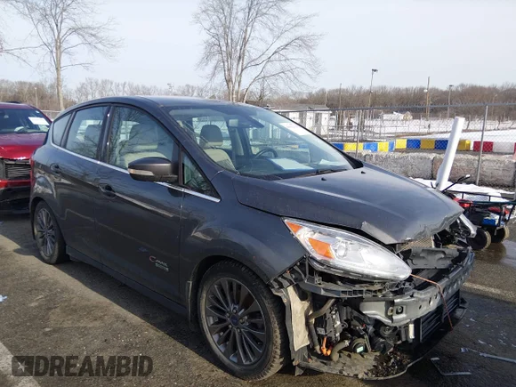 ✅ 2017 Ford C-Max Titanium • VIN: 1FADP5FU9HL102255 • Lot: 44502128. Wystawiony na IAAI z przebiegiem 89 617 mil. Bezpłatny archiwum sprzedaży aukcyjnych z USA i szczegółowy raport historii pojazdu na DreamBid. Zdjęcie 1.