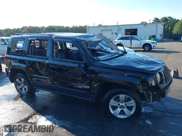 ✅ 2016 Jeep Patriot High Altitude • VIN: 1C4NJRFB9GD585910 • Lot: 40204837. Wystawiony na IAAI z przebiegiem 122 415 mil. Bezpłatny archiwum sprzedaży aukcyjnych z USA i szczegółowy raport historii pojazdu na DreamBid. Zdjęcie 1.