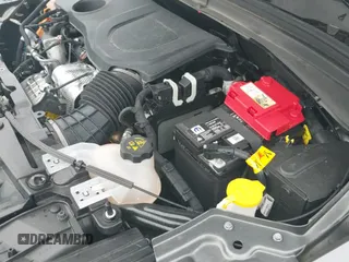 2024 Dodge Hornet R/T z VIN ZACPDFCW4R3A26752, wystawiony jako IAAI lot #42165840 z przebiegiem 26 374 mil mil oraz . Historia ofert i sprzedaży dostępna na DreamBid. Obrazek 20.