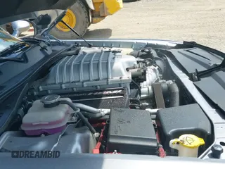 ✅ 2015 Dodge Challenger SRT Hellcat • VIN: 2C3CDZC97FH816017 • Lot: 42607786. Wystawiony na IAAI z przebiegiem 18 241 mil mil. Skorzystaj z bezpłatnego archiwum sprzedaży aukcyjnych z USA i zobacz szczegółowy raport historii pojazdu na DreamBid. Zdjęcie 19.