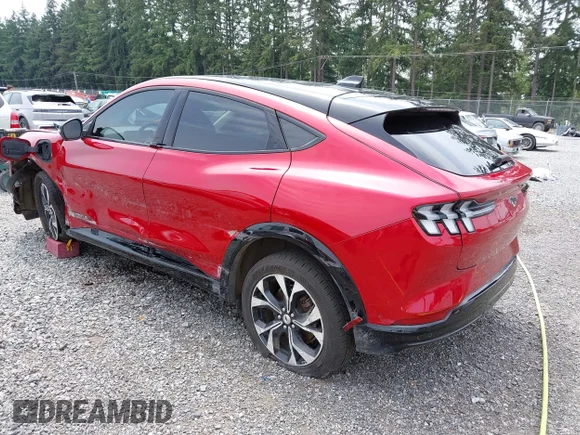 ✅ 2022 Ford Mustang Mach-E Premium • VIN: 3FMTK3SU1NMA27488 • Lot: 42580899. Wystawiony na IAAI z przebiegiem 37 982 mil. Bezpłatny archiwum sprzedaży aukcyjnych z USA i szczegółowy raport historii pojazdu na DreamBid. Zdjęcie 3.