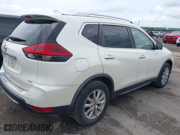 ✅ 2019 Nissan Rogue S • VIN: JN8AT2MT0KW263931 • Lot: 45226913. Wystawiony na IAAI z przebiegiem 133 787 mil. Bezpłatny archiwum sprzedaży aukcyjnych z USA i szczegółowy raport historii pojazdu na DreamBid. Zdjęcie 4.