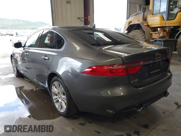 ✅ 2017 Jaguar XF 35t Premium • VIN: SAJBJ4BV5HCY30734 • Лот: 42608011. Опубліковано раніше на IAAI з пробігом 123 802 миль. Безкоштовний доступ до архіву аукціонних продажів зі США та докладний звіт про історію автомобіля на DreamBid. Зображення 3.