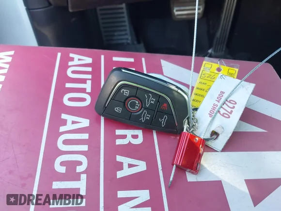 ✅ 2021 Chevrolet Corvette 2LT • VIN: 1G1YB3D45M5125069 • Lot: 41165588. Wystawiony na IAAI z przebiegiem 8 765 mil. Bezpłatny archiwum sprzedaży aukcyjnych z USA i szczegółowy raport historii pojazdu na DreamBid. Zdjęcie 11.