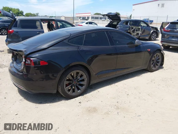 ✅ 2015 Tesla Model S 85D • VIN: 5YJSA1E42FF109139 • Лот: 45135956. Опубликован ранее на IAAI с пробегом 208 606 миль. Бесплатный доступ к архиву аукционных продаж из США и подробный отчёт об истории автомобиля на DreamBid. Изображение 4.