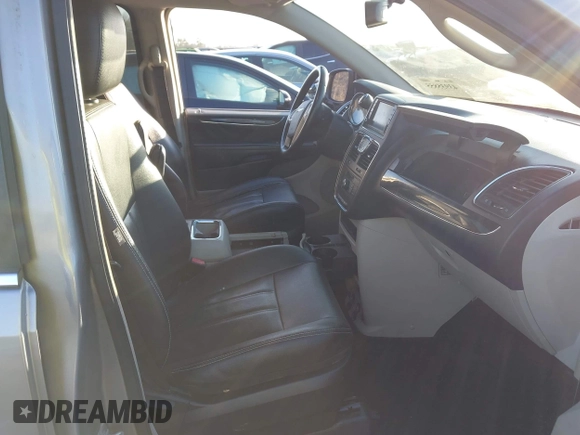 ✅ 2016 Chrysler Town & Country Touring • VIN: 2C4RC1BG9GR212717 • Lot: 43935855. Wystawiony na IAAI z przebiegiem 180 671 mil. Bezpłatny archiwum sprzedaży aukcyjnych z USA i szczegółowy raport historii pojazdu na DreamBid. Zdjęcie 5.