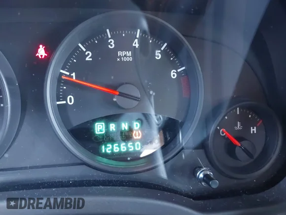 ✅ 2013 Jeep Patriot Latitude • VIN: 1C4NJPFA4DD169674 • Lot: 44037727. Wystawiony na IAAI z przebiegiem 126 650 mil. Bezpłatny archiwum sprzedaży aukcyjnych z USA i szczegółowy raport historii pojazdu na DreamBid. Zdjęcie 7.
