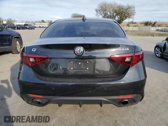 ✅ 2018 Alfa Romeo Giulia Ti Sport • VIN: ZARFAECN9J7566538 • Лот: 38345833. Опубліковано раніше на Copart з пробігом 58 501 миль. Безкоштовний доступ до архіву аукціонних продажів зі США та докладний звіт про історію автомобіля на DreamBid. Зображення 6.