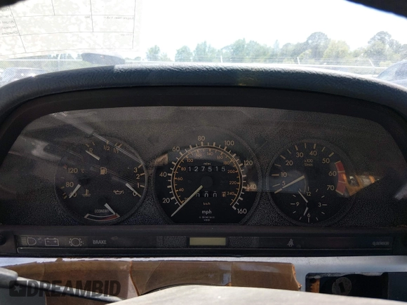 ✅ 1984 Mercedes-Benz 500 • VIN: WDBCA44AXEA080606 • Lot: 45122616. Wystawiony na IAAI z przebiegiem 127 515 mil. Bezpłatny archiwum sprzedaży aukcyjnych z USA i szczegółowy raport historii pojazdu na DreamBid. Zdjęcie 7.