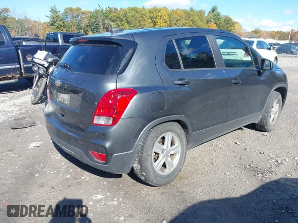 ✅ 2019 Chevrolet Trax LS • VIN: 3GNCJNSB2KL387167 • Lot: 43486806. Wystawiony na IAAI z przebiegiem 65 539 mil. Bezpłatny archiwum sprzedaży aukcyjnych z USA i szczegółowy raport historii pojazdu na DreamBid. Zdjęcie 4.