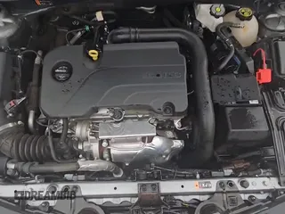 2024 Chevrolet Malibu LT z VIN 1G1ZD5STXRF133819, wystawiony jako Copart lot #89799285 z przebiegiem 46 408 mil mil oraz Czysty tytuł • Clean title. Historia ofert i sprzedaży dostępna na DreamBid. Obrazek 14.