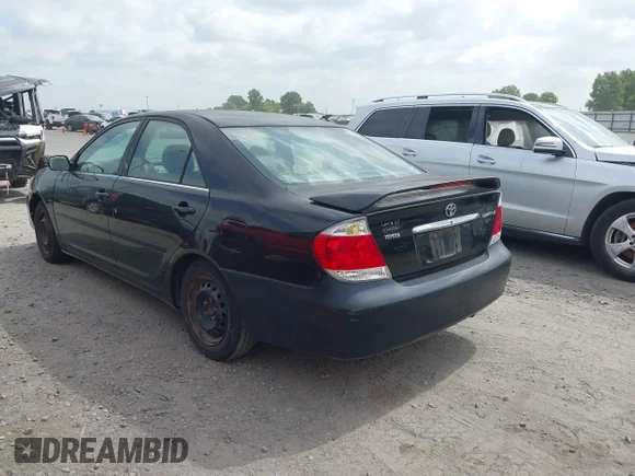 ✅ 2006 Toyota Camry LE • VIN: 4T1BE32K16U124768 • Lot: 45501794. Wystawiony na IAAI z przebiegiem 311 725 mil. Bezpłatny archiwum sprzedaży aukcyjnych z USA i szczegółowy raport historii pojazdu na DreamBid. Zdjęcie 3.